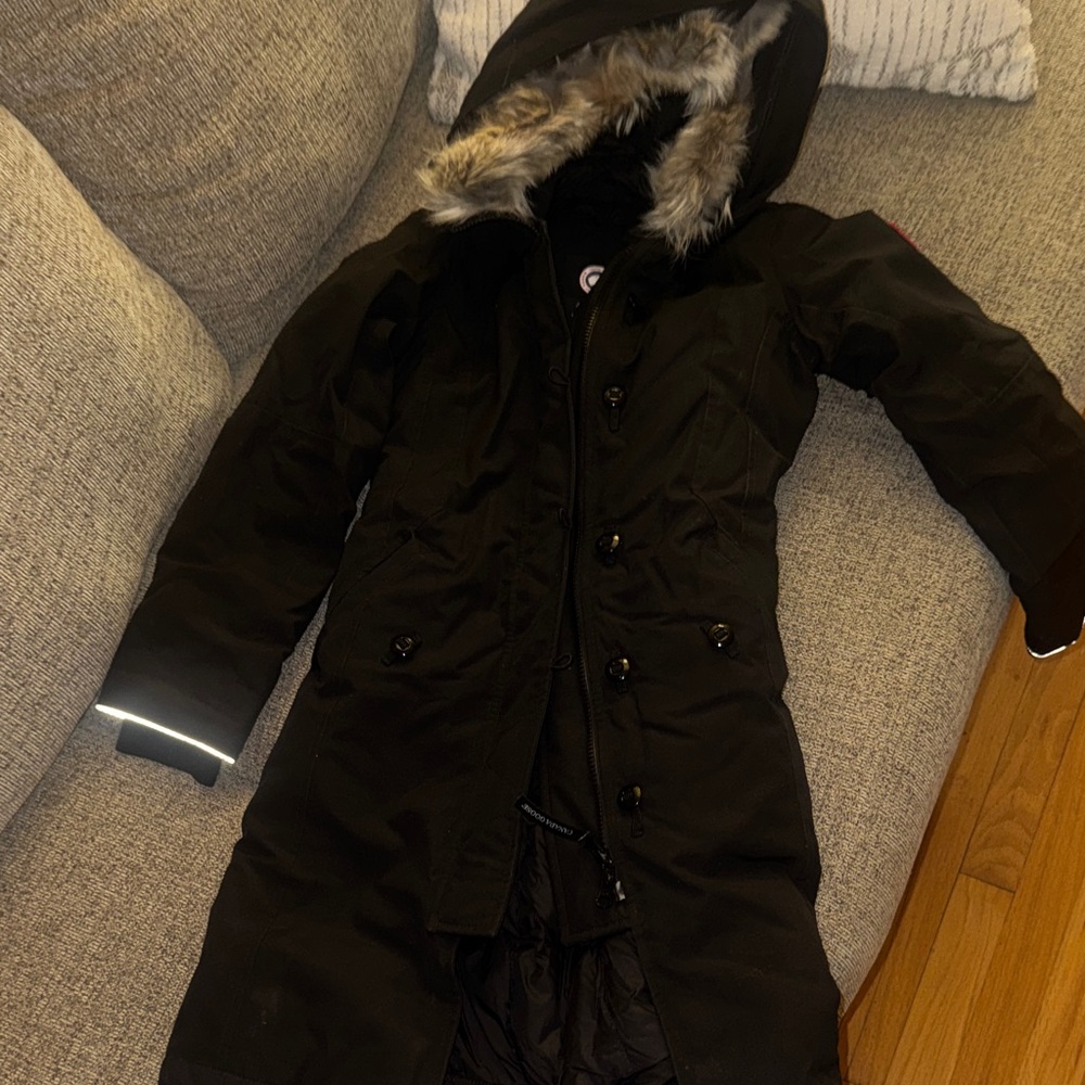 Canada Goose Black Jacket - Picture 8 of 8